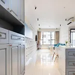 Tresor In Center 3 Bedrooms For Over 10 Nights